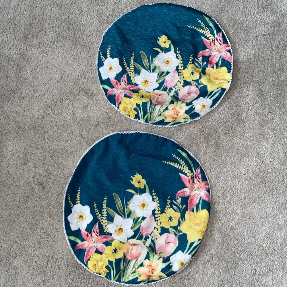 Shabby Chic‎ Round Floral Cloth Placemats Set (2)